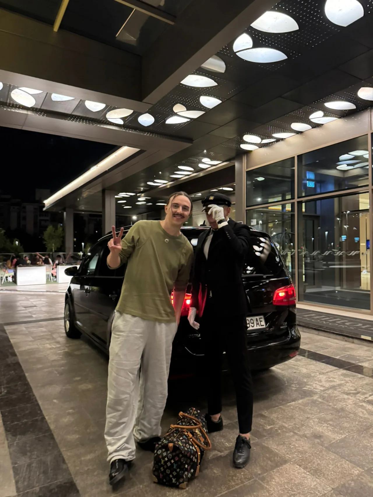 Tommy Cash event moment