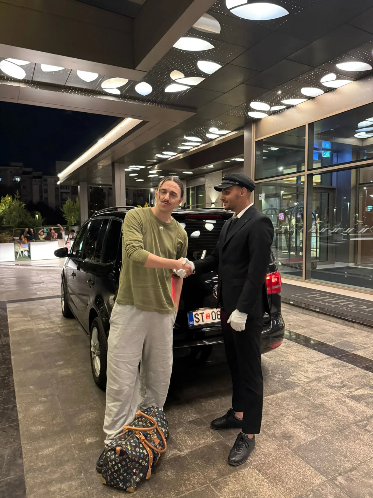 Tommy Cash event moment 2