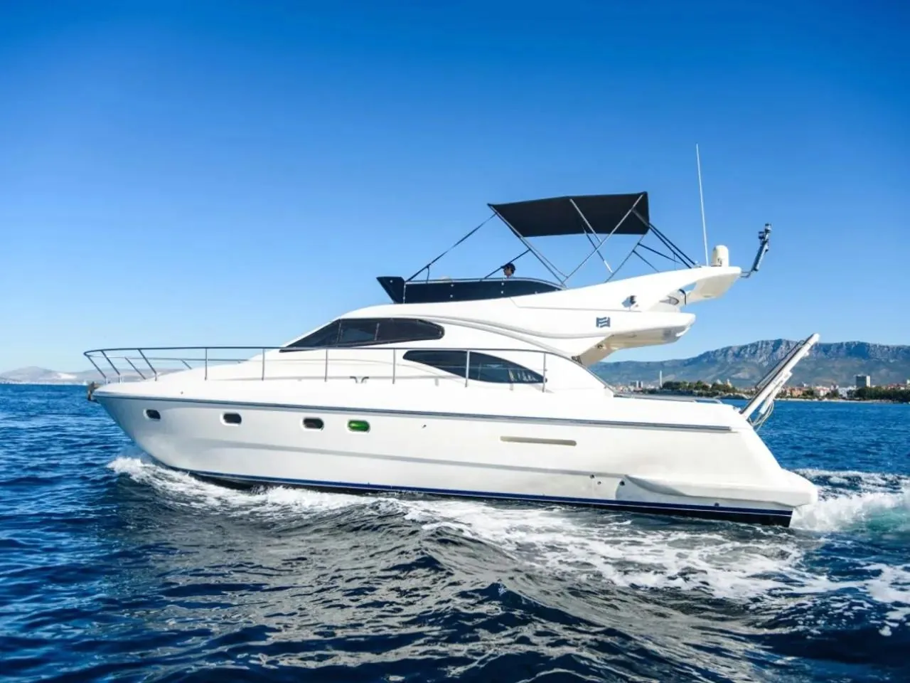 FERRETTI 430 FLY