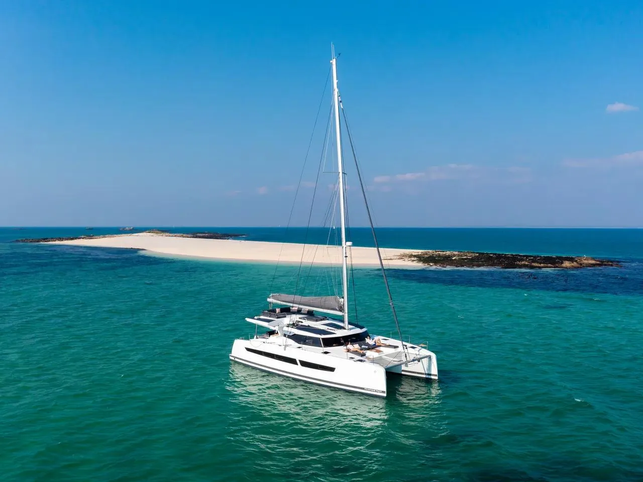 FOUNTAINE PAJOT AURA 51